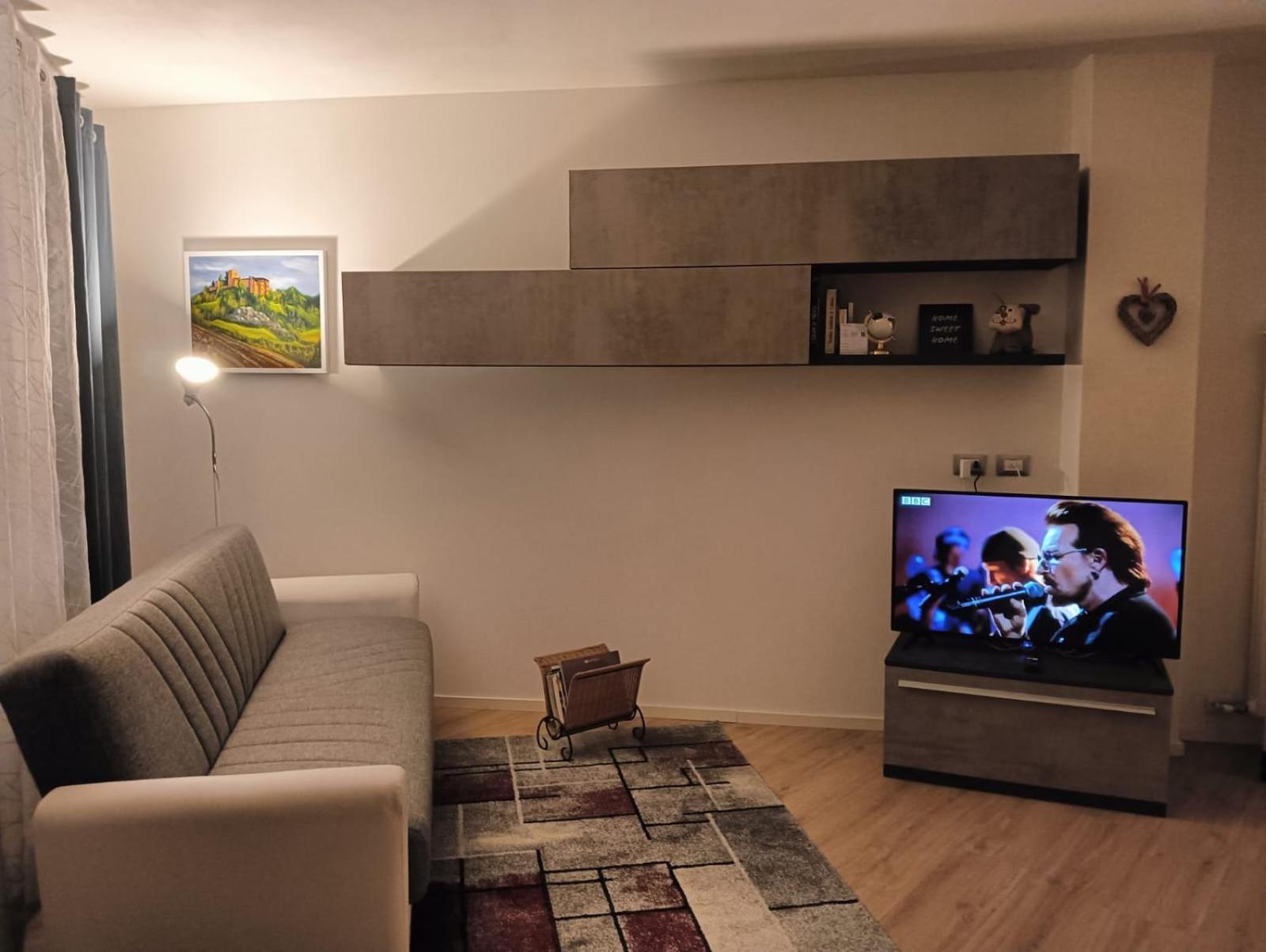 Freddie House Albiano  Bagian luar foto